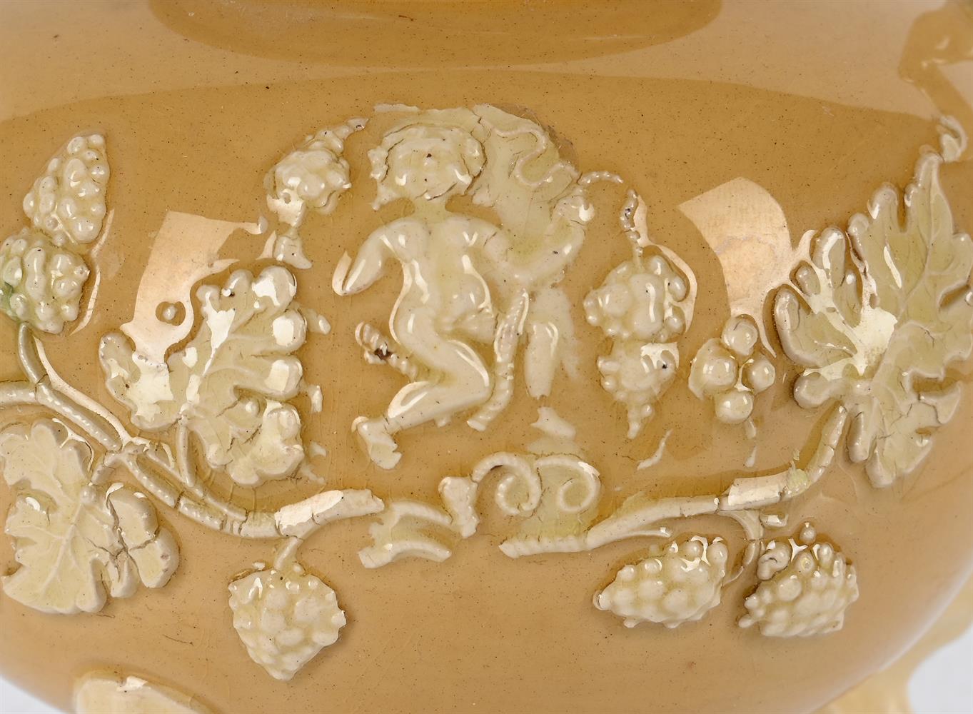 A STAFFORDSHIRE POTTERY TEAPOT AND COVER, ATTRIBUTED TO HUMPREY PALMER, CIRCA 1755-1760 - Image 4 of 5