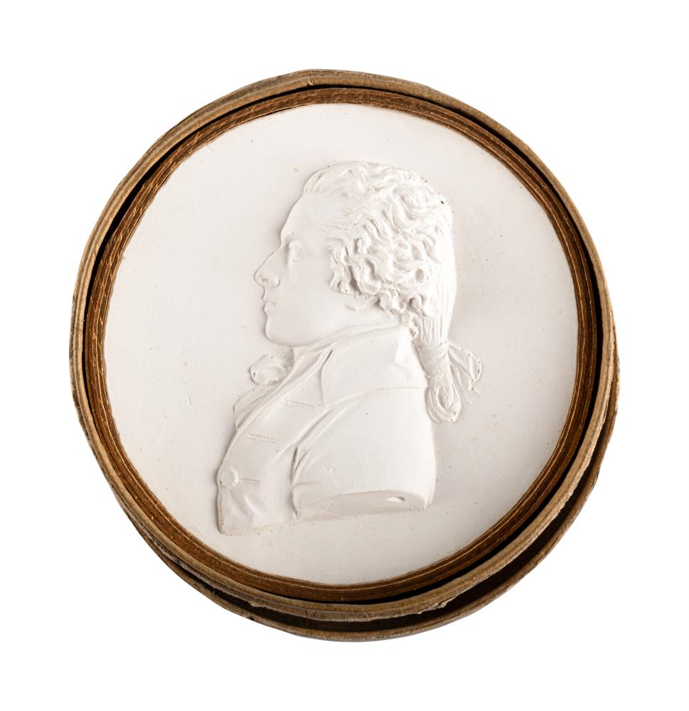 Y A GROUP OF COMMEMORATIVE STAMPED METAL BOXES AND MEDALLIONS, EARLY 19TH CENTURY AND LATER - Image 3 of 5