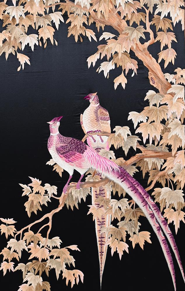 A PAIR OF JAPANESE EMBROIDERED SILK PANELS DEPICTING A PEACOCK AND BIRDS, 20TH CENTURY - Image 3 of 4