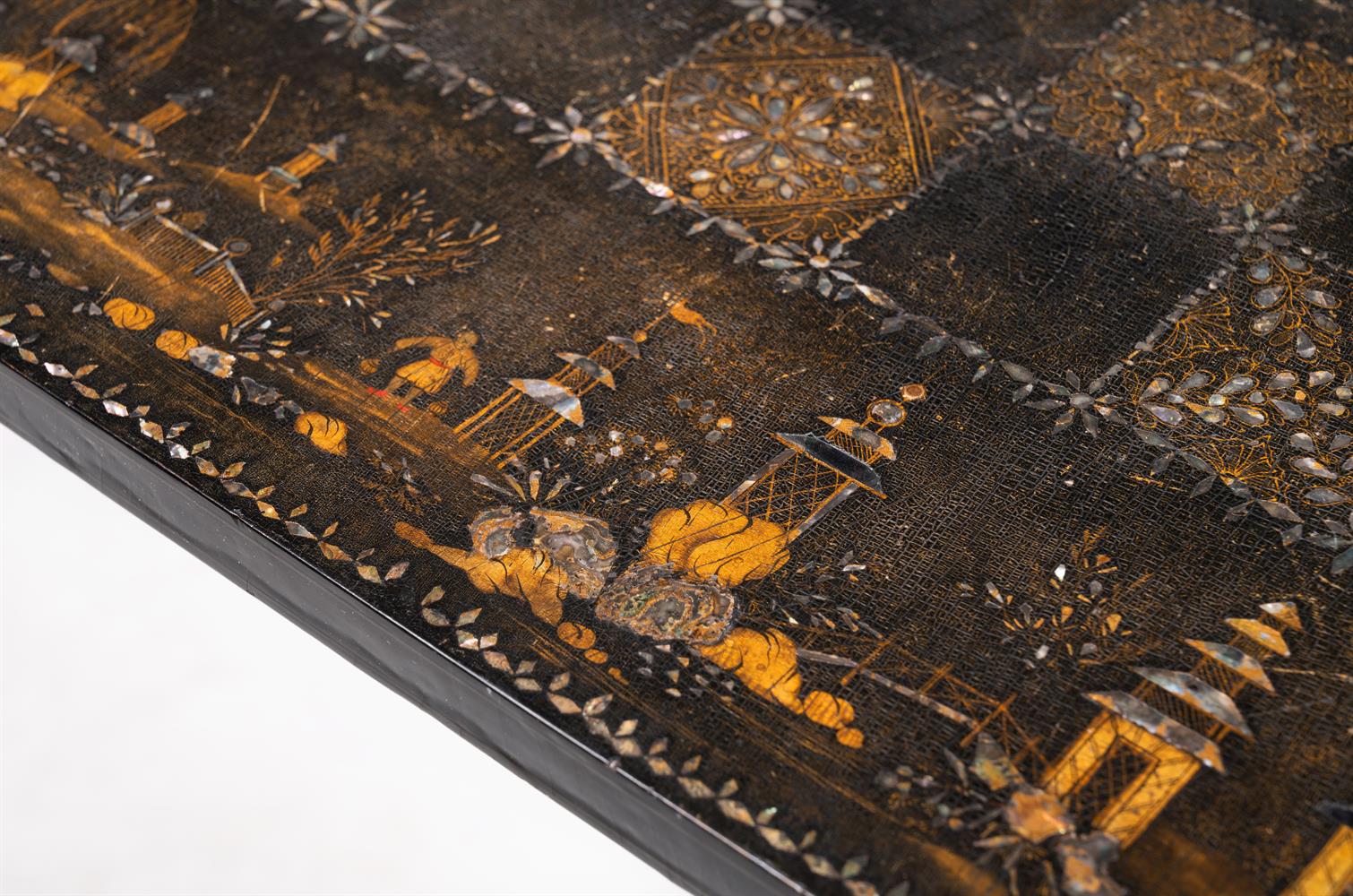 Y A BLACK LACQUER CHINOISERIE DECORATED AND MOTHER OF PEARL INLAID TRIPOD GAMES TABLE, 19TH CENTURY - Image 6 of 10