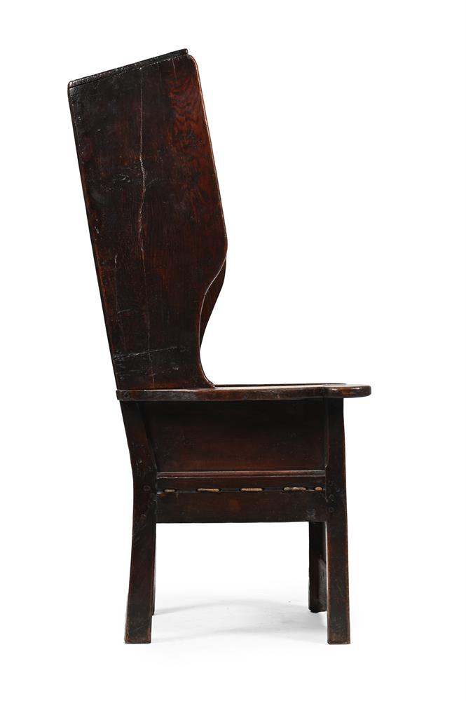 AN OAK CANOPIED LAMBING CHAIR, POSSIBLY WELSH, LATE 17TH OR EARLY 18TH CENTURY - Image 3 of 4
