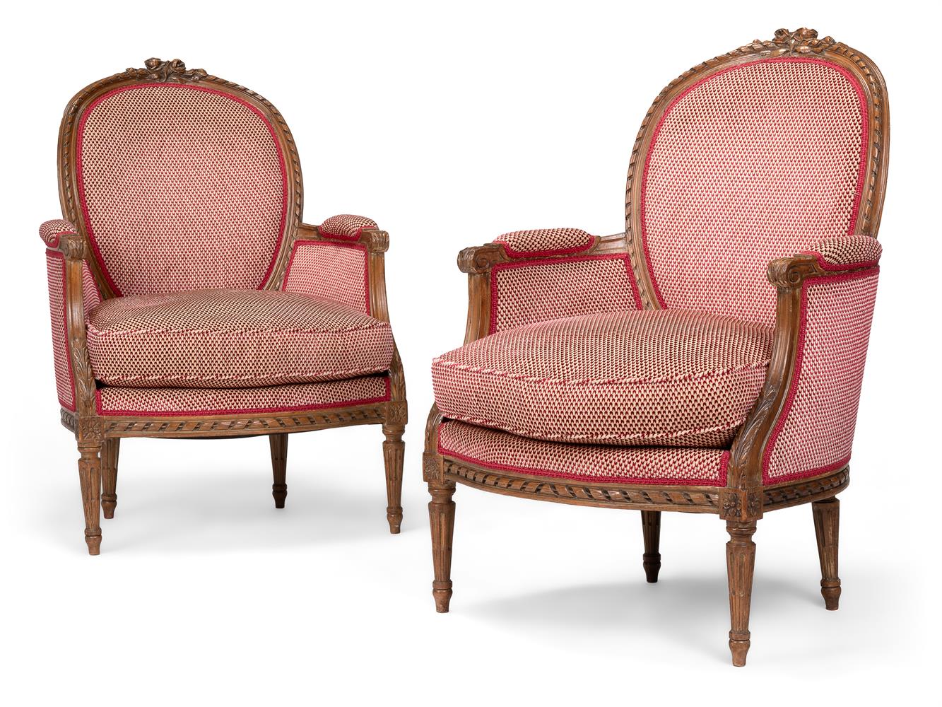 A PAIR OF CARVED BEECH AND UPHOLSTERED FAUTEUIL, LATE 19TH OR EARLY 20TH CENTURY