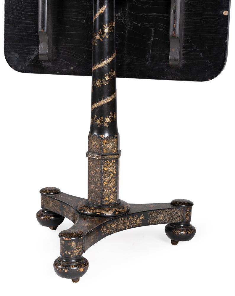 Y A BLACK LACQUER CHINOISERIE DECORATED AND MOTHER OF PEARL INLAID TRIPOD GAMES TABLE, 19TH CENTURY - Image 7 of 10