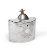 A GEORGE III SILVER TEA CADDY, ROBERT AND DAVID HENNELL, LONDON, 1788