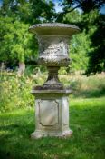A CARVED MARBLE VASE CENTREPIECE, MID 20TH CENTURY
