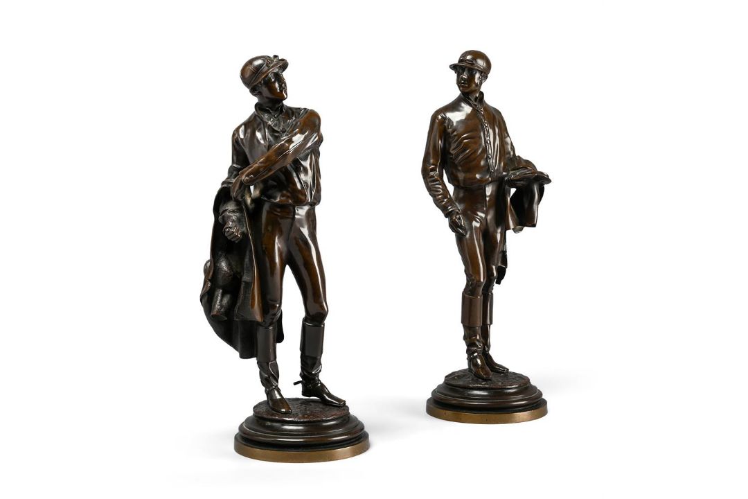 ENGLISH SCHOOL, A RARE PAIR OF BRONZE FIGURES OF STANDING JOCKEYS, 19TH CENTURY - Image 2 of 5