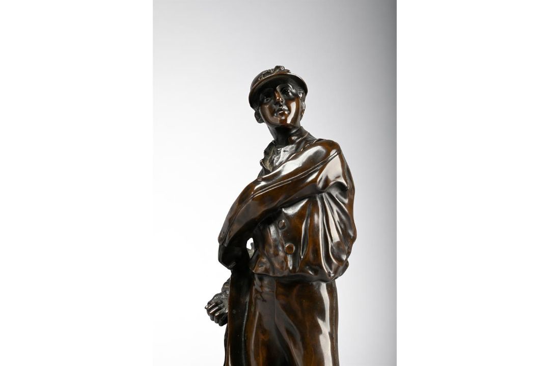 ENGLISH SCHOOL, A RARE PAIR OF BRONZE FIGURES OF STANDING JOCKEYS, 19TH CENTURY - Image 4 of 5