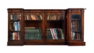 Y A GEORGE IV ROSEWOOD BREAKFRONT BOOKCASE, CIRCA 1830