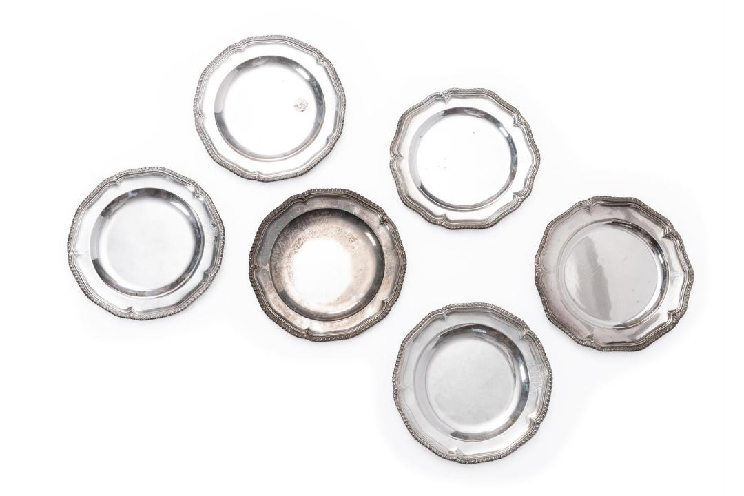 A SET OF ELEVEN GEORGE III SILVER PLATES, THOMAS HEMING, LONDON, 1763 - Image 6 of 7
