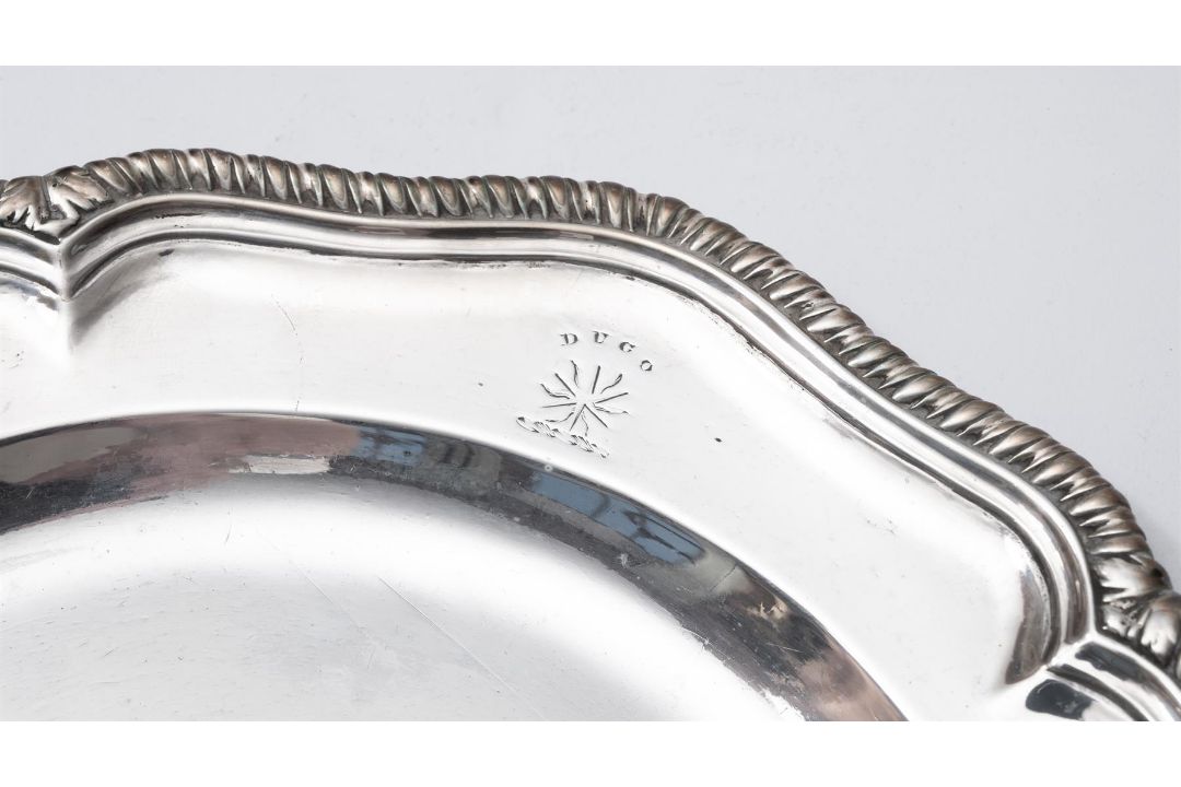 A SET OF ELEVEN GEORGE III SILVER PLATES, THOMAS HEMING, LONDON, 1763 - Image 7 of 7