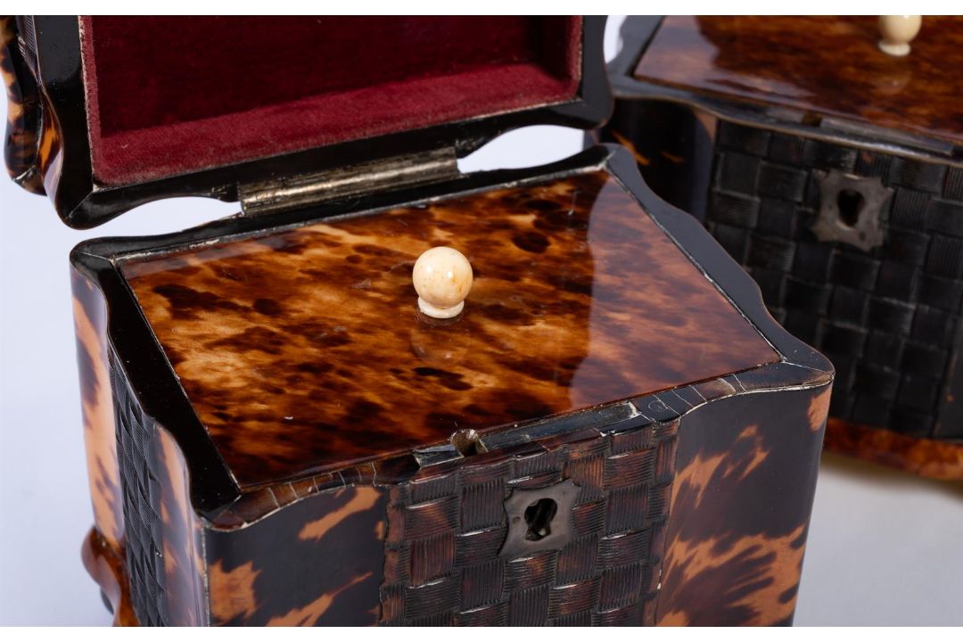Y A GROUP OF FOUR GEORGE III TORTOISESHELL TEA CADDIES, CIRCA 1780 - Image 2 of 4