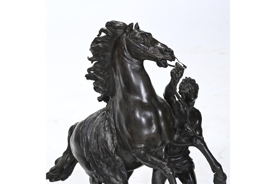 AFTER GUILLAUME COUSTOU, A PAIR OF BRONZE MARLY HORSES, 19TH CENTURY - Image 3 of 3