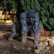 A LARGE MODEL OF A GORILLA, 20TH CENTURY