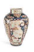 A VERY LARGE JAPANESE IMARI VASE, EDO PERIOD, LATE 17TH CENTURY