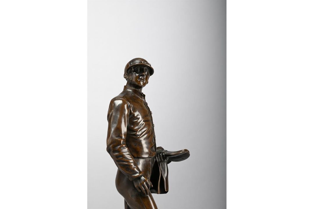 ENGLISH SCHOOL, A RARE PAIR OF BRONZE FIGURES OF STANDING JOCKEYS, 19TH CENTURY - Image 5 of 5