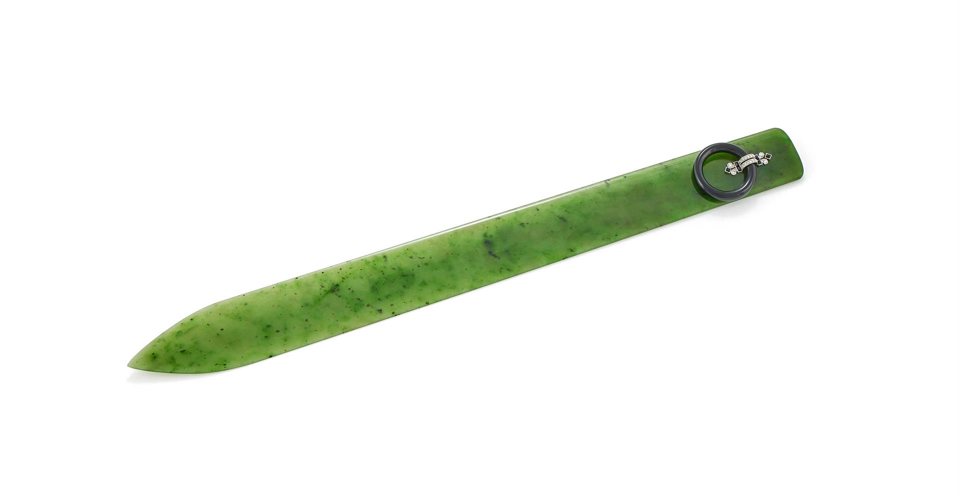A FRENCH ART DECO NEPHRITE, ONYX AND DIAMOND PAPER KNIFE - Image 4 of 5