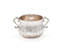 A CHARLES II SILVER TWIN HANDLED BALUSTER CUP/PORRINGER