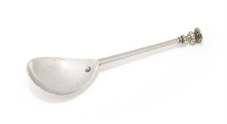 AN ELIZABETH I WEST COUNTRY SILVER SEAL TOP SPOON