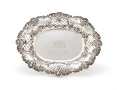 AN AMERICAN SILVER SHAPED OVAL PIERCED BASKET