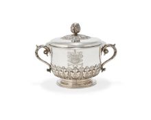 A GEORGE V SILVER PORRINGER AND COVER