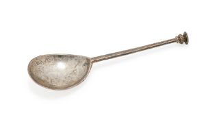 A MID TUDOR SEAL TOP SPOON