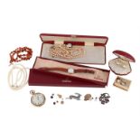 A COLLECTION OF JEWELLERY AND COSTUME JEWELLERY