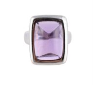 AN AMETHYST DRESS RING