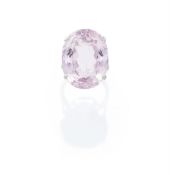 A KUNZITE SINGLE STONE RING