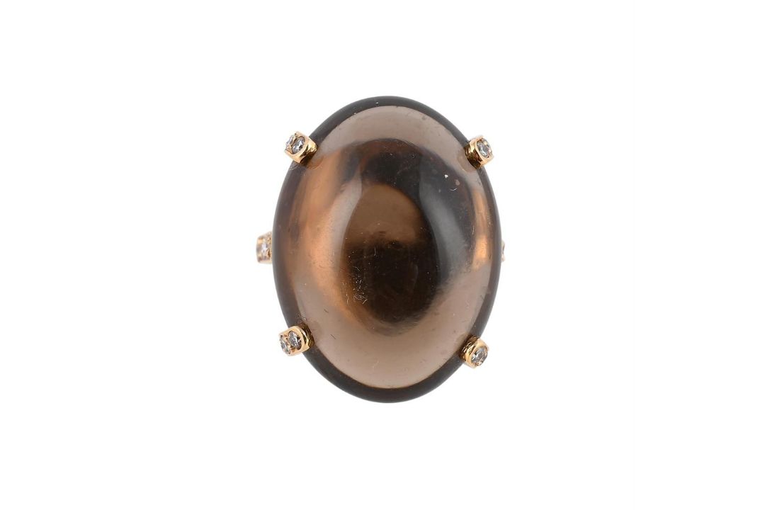 A SMOKY QUARTZ AND DIAMOND DRESS RING - Image 1 of 2