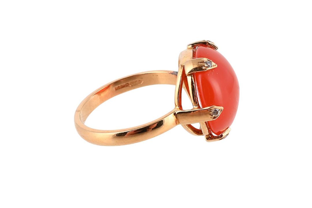 A CORNELIAN AND DIAMOND DRESS RING - Image 2 of 2