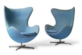 ARNE JACOBSEN (DANISH, 1902-1971), A PAIR OF 'EGG' CHAIRS; DESIGNED 1958; MADE BY FRITZ HANSEN