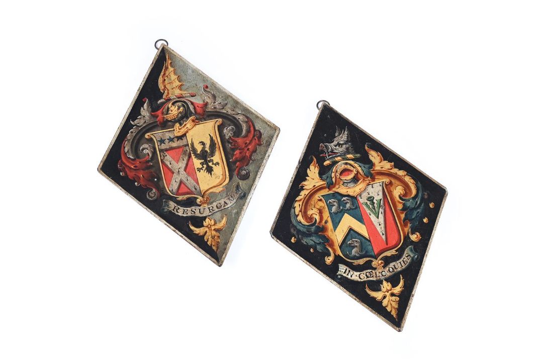 A PAIR OF ARMORIAL BEARINGS, LATE 19TH CENTURY - Image 2 of 3