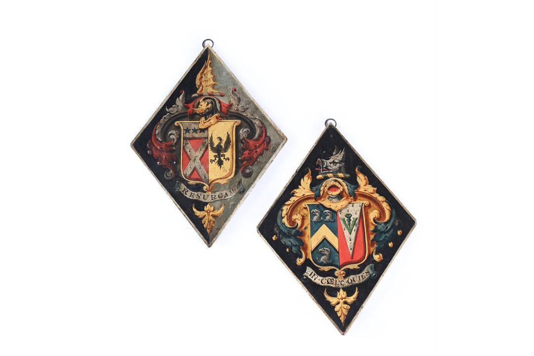 A PAIR OF ARMORIAL BEARINGS, LATE 19TH CENTURY - Image 1 of 3