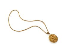 A Chinese 18k gold filigree 'Phoenix' locket necklace