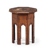 Y A SMALL INDIAN HARDWOOD AND BRASS INLAID OCTAGONAL OCCASIONAL TABLE, EARLY 20TH CENTURY