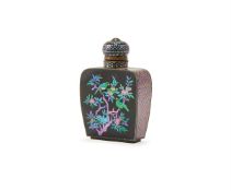 A Lac Burgauté Snuff Bottle