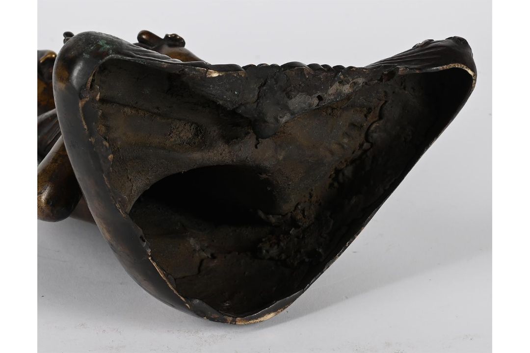 A seated bronze figure of Buddha - Image 6 of 6
