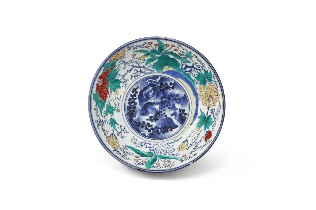 An early Japanese Arita deep bowl - Image 1 of 3