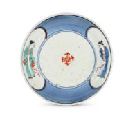 A Japanese Kakiemon-type saucer