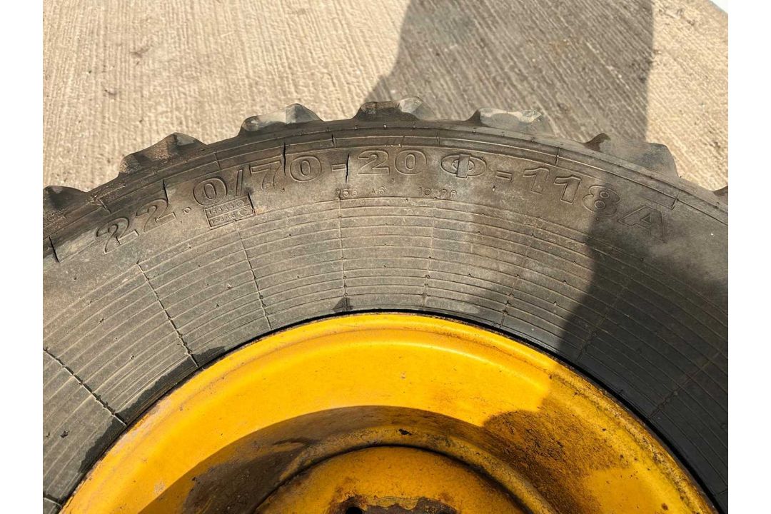 Used JCB Wheels & Tyres 22.0/70-200-118A (2 Of) - Image 4 of 7