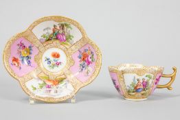 antique set of cup and saucer in "A R" marked porcelain with Watteau style decor Antieke set van tas