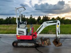 2020 TAKEUCHI TB210 1 TONNE EXCAVATOR