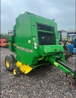 JOHN DEERE 580 ROUND BALER