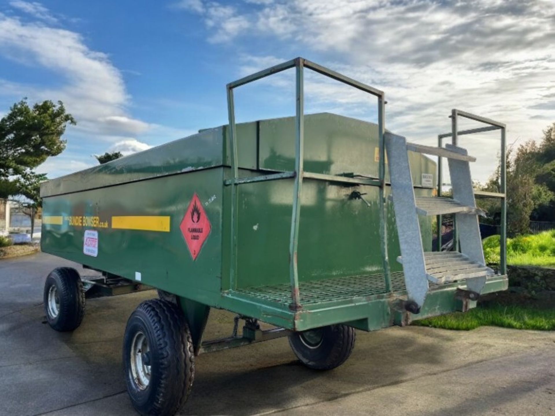2020 6,700 LITRE BUNDED DIESEL BOWSER - PETROL ENGINE PUMP, FLOW METER, LOCKABLE - Image 5 of 8