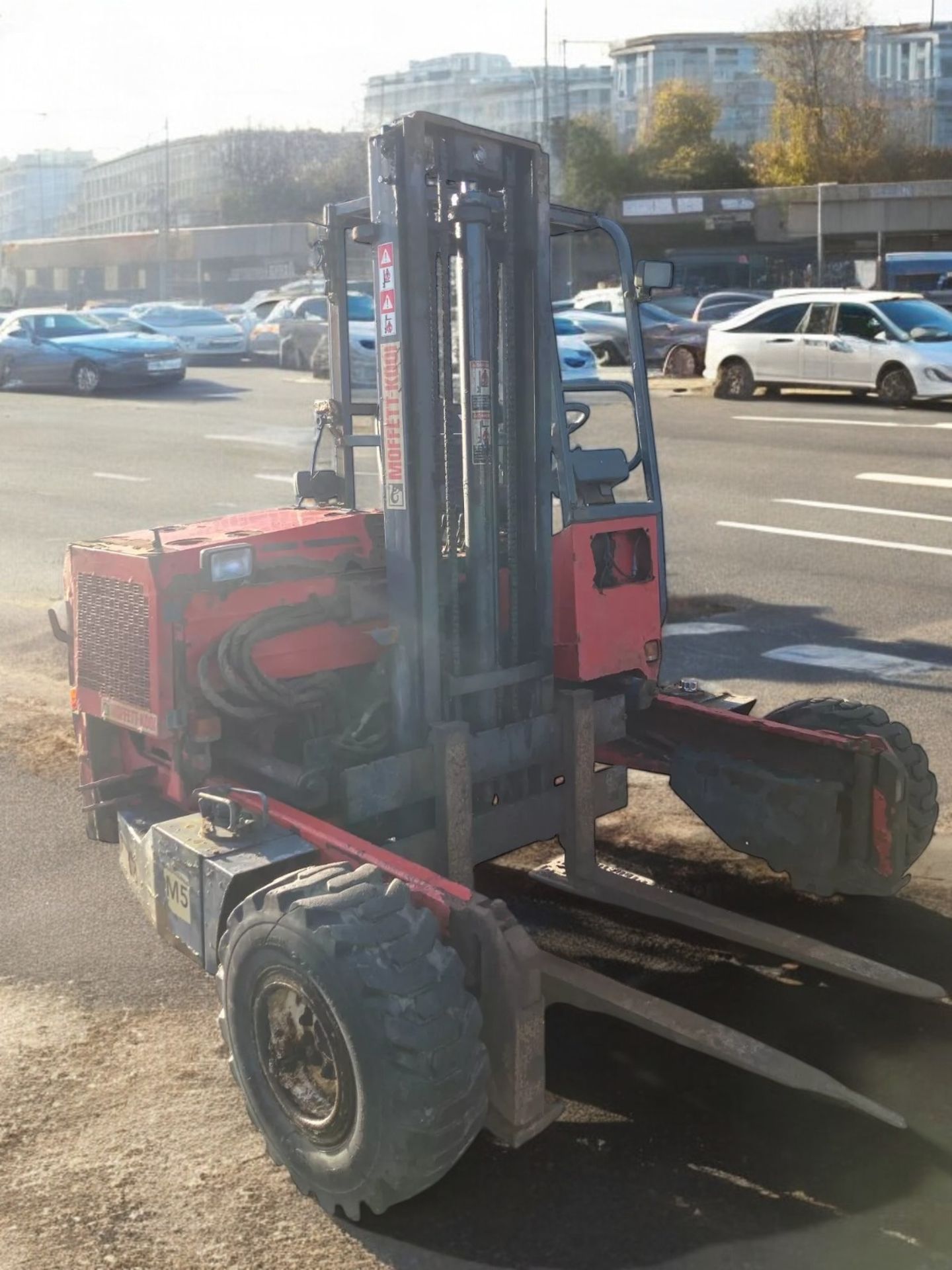 MOFFETT MOUNTY M2003 TRUCK-MOUNTED FORKLIFT - Image 8 of 11