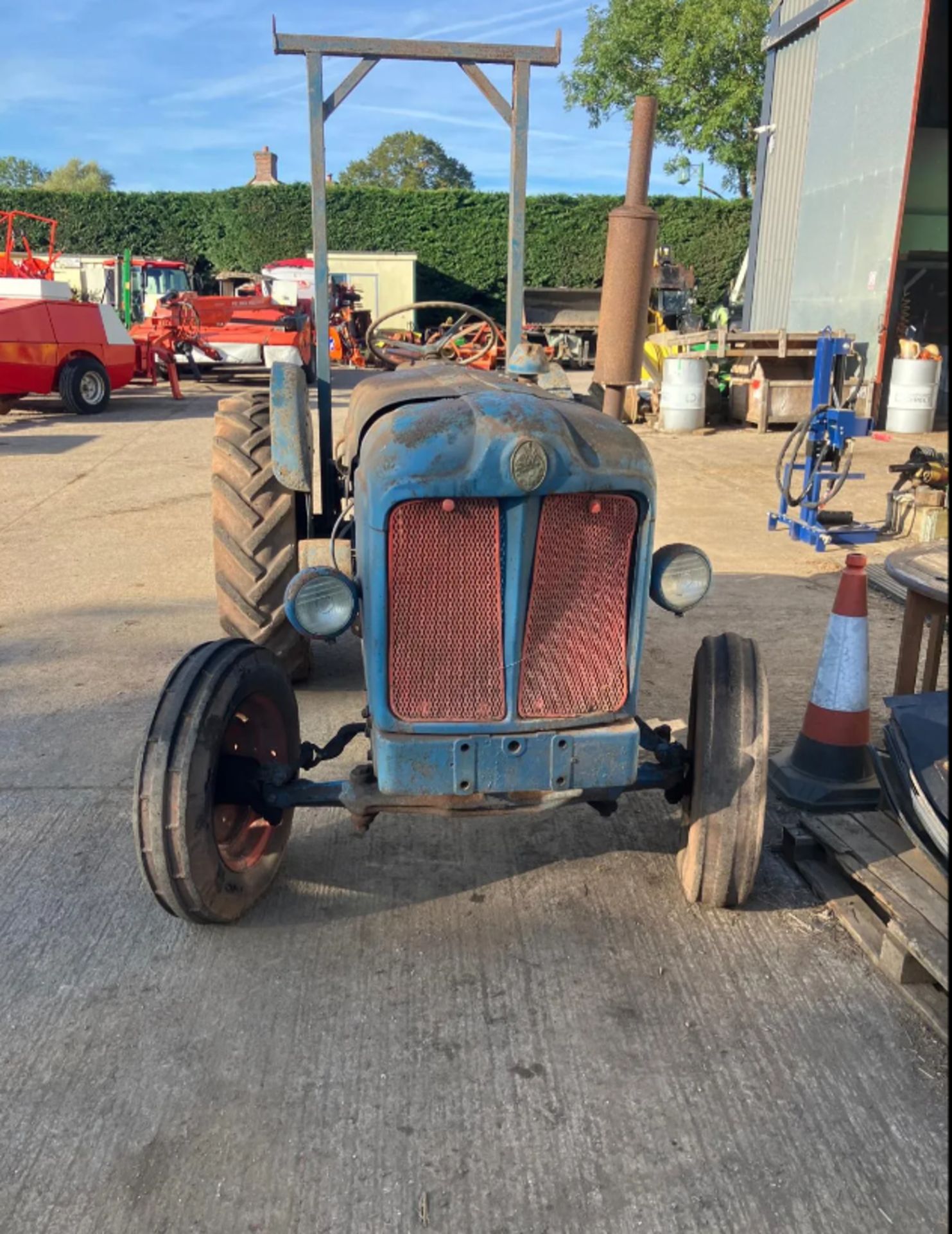 FORDSON MAJOR KFD TRACTOR >>--NO VAT ON HAMMER--<< - Image 7 of 25