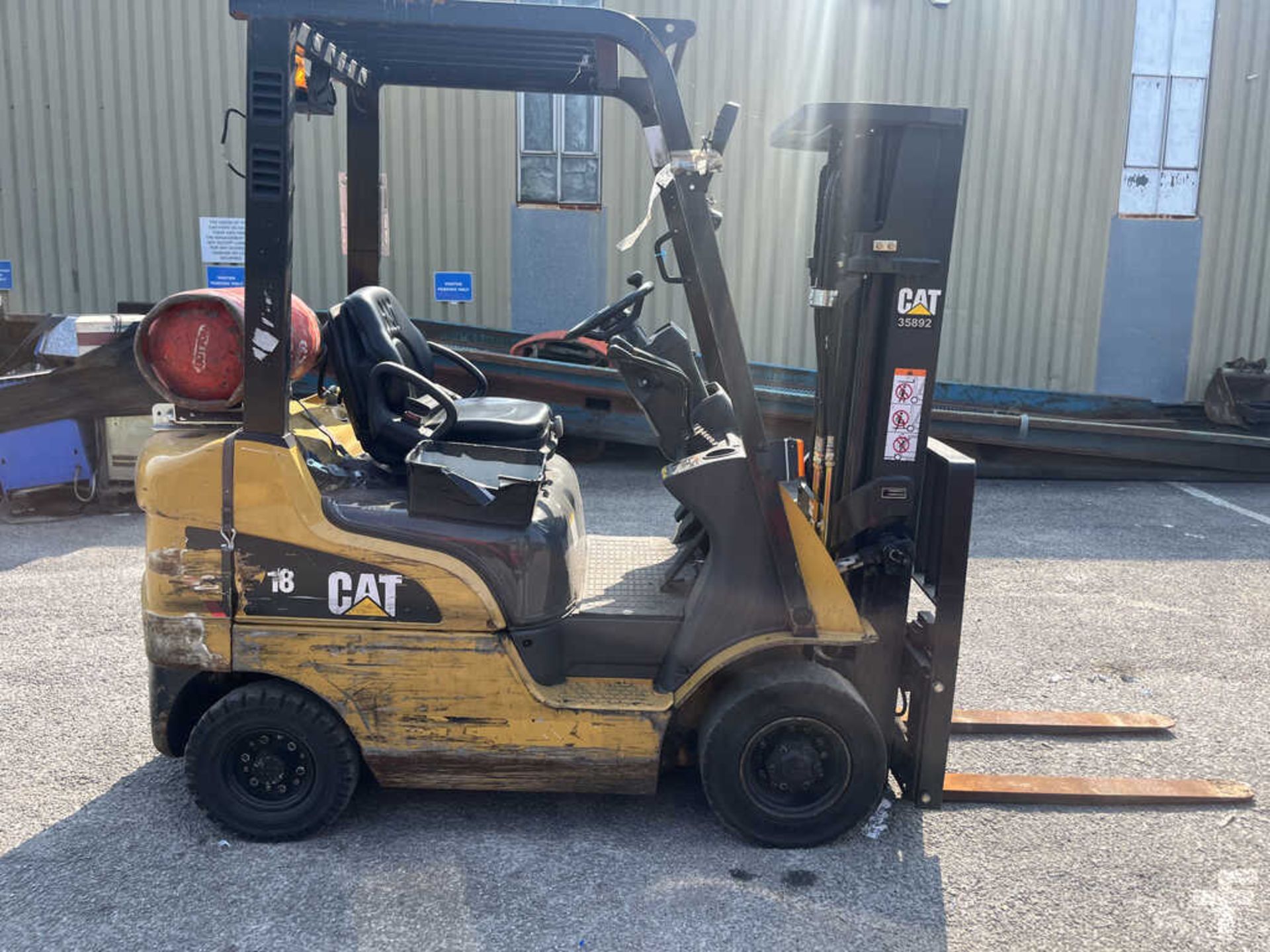 CAT LIFT TRUCKS GP18NT LPG FORKLIFT - 2019 MODEL - Image 4 of 6