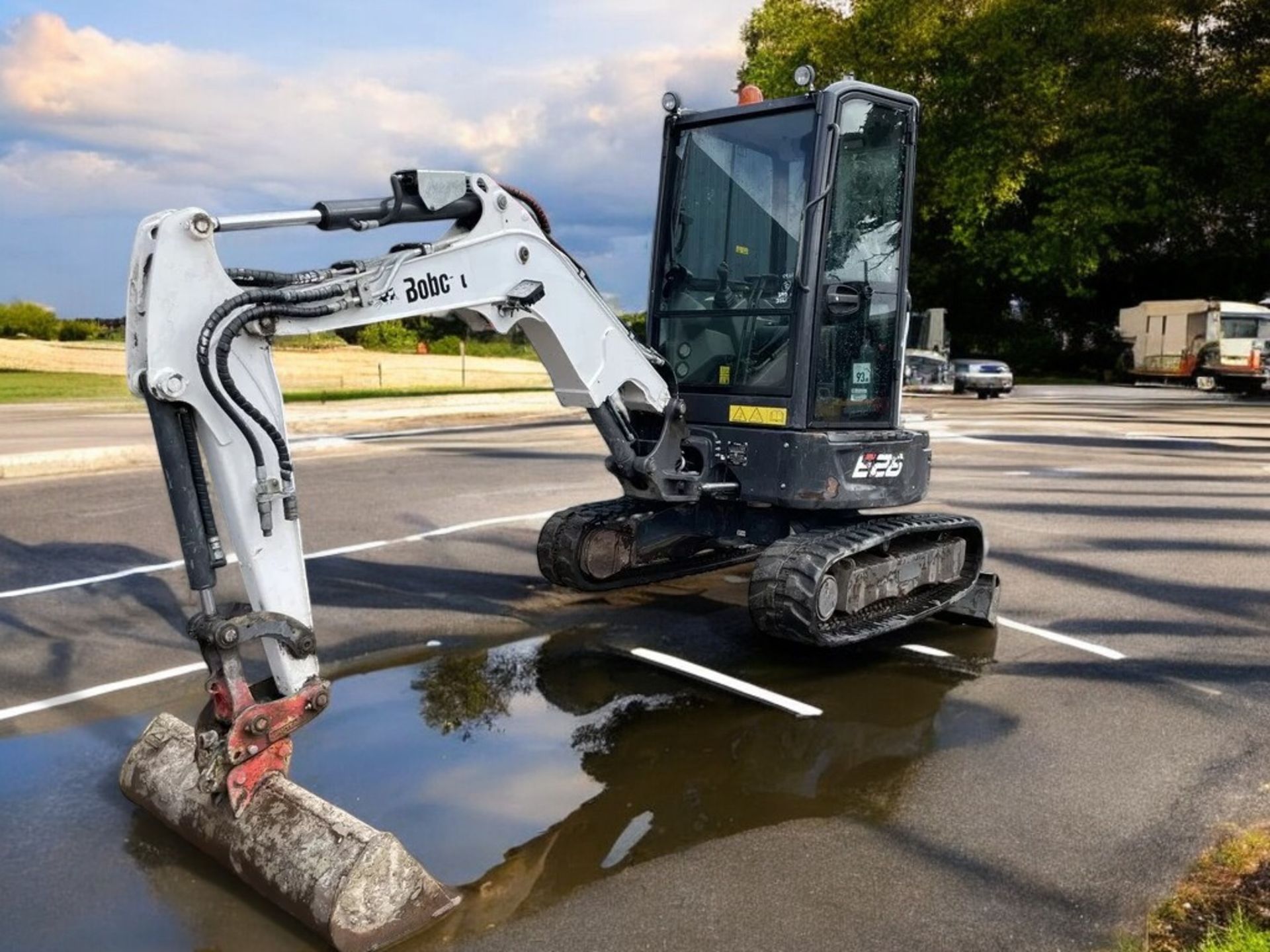 BOBCAT E26 2.6T MINI EXCAVATOR / DIGGER – 2020 - Image 4 of 12