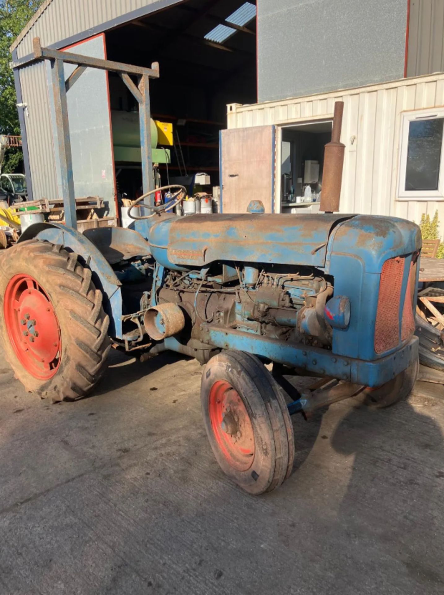 FORDSON MAJOR KFD TRACTOR >>--NO VAT ON HAMMER--<< - Image 20 of 25