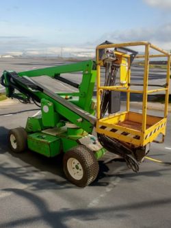 2013 NIFTYLIFT HR12 CHERRY PICKER SCISSOR LIFT ACCESS PLATFORM